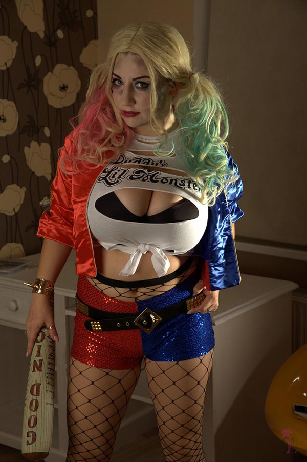 Huge Boob Hentai Harley Quinn - Huge breasted girl Samanta Lily is Harley Quinn â€“ The Boobs Blog
